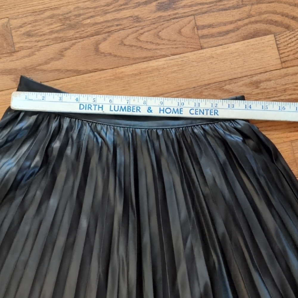NWOT! Grace Elements Shiny Black Pleated Leather Look A-Line Skirt Size Medium - Picture 9 of 12